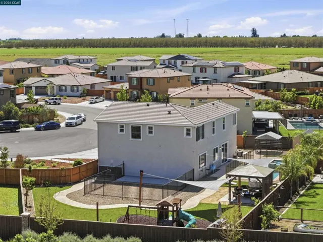 1655 Apricot Ct, Dixon, California 95620