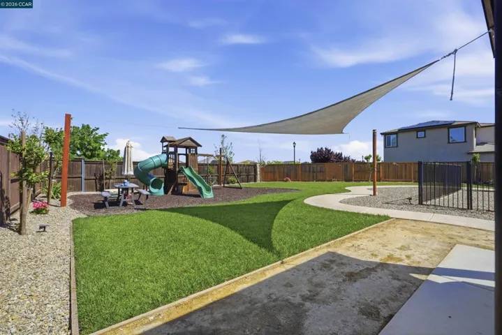 1655 Apricot Ct, Dixon, California 95620
