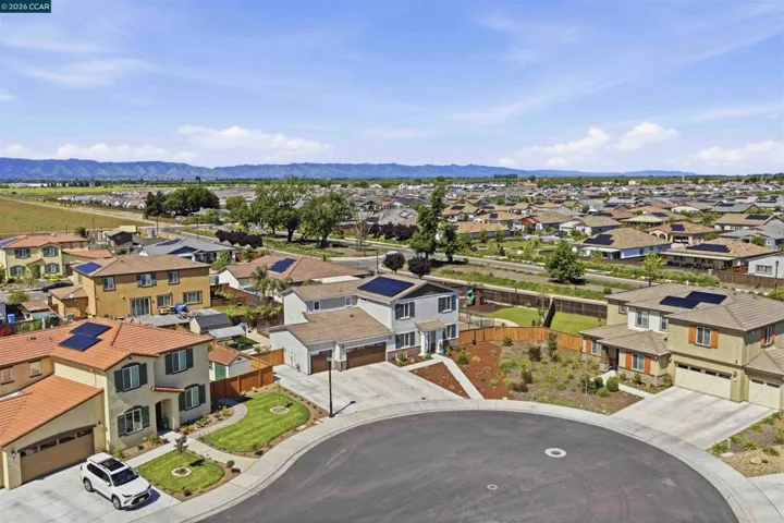 1655 Apricot Ct, Dixon, California 95620