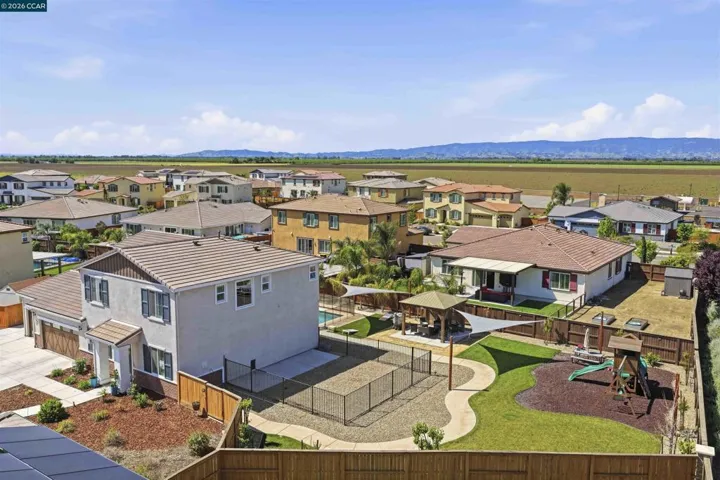 1655 Apricot Ct, Dixon, California 95620
