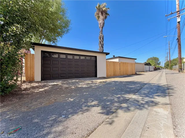 682 E La Verne Avenue, Pomona, California 91767