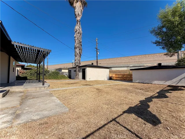 682 E La Verne Avenue, Pomona, California 91767
