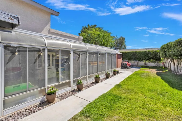 18570 Niagara, Victorville, California 92395