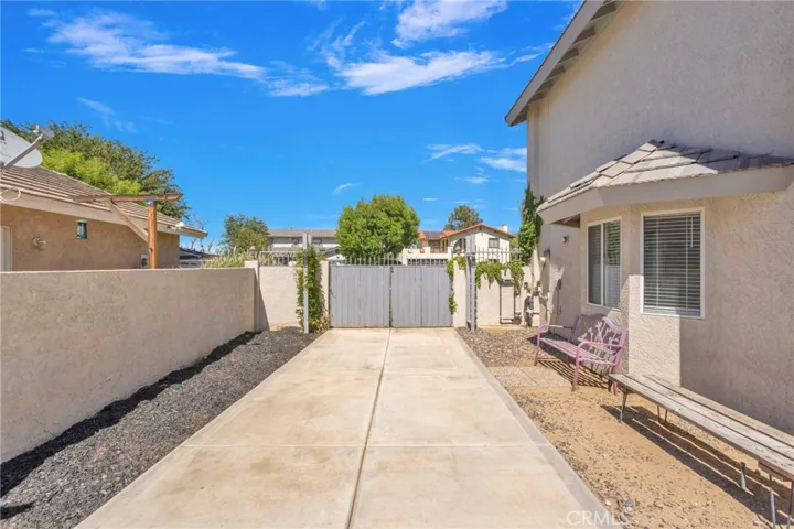 18570 Niagara, Victorville, California 92395