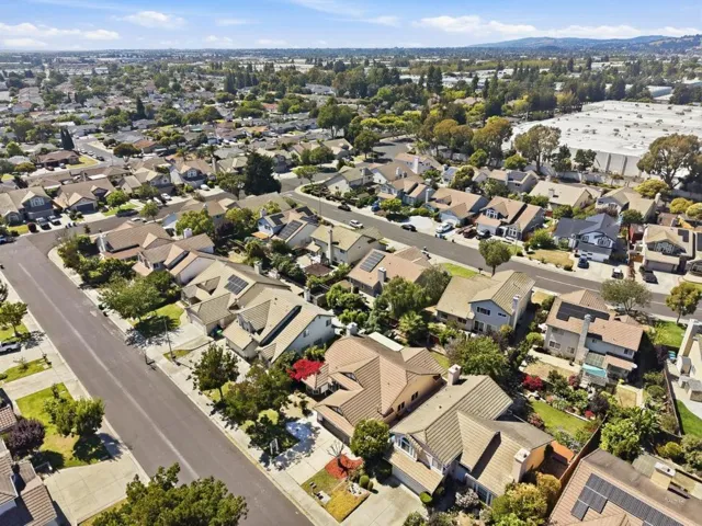 1725 Red Maple Street, Union City, California 94587