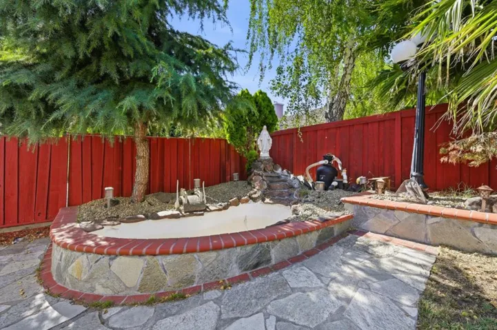 1725 Red Maple Street, Union City, California 94587