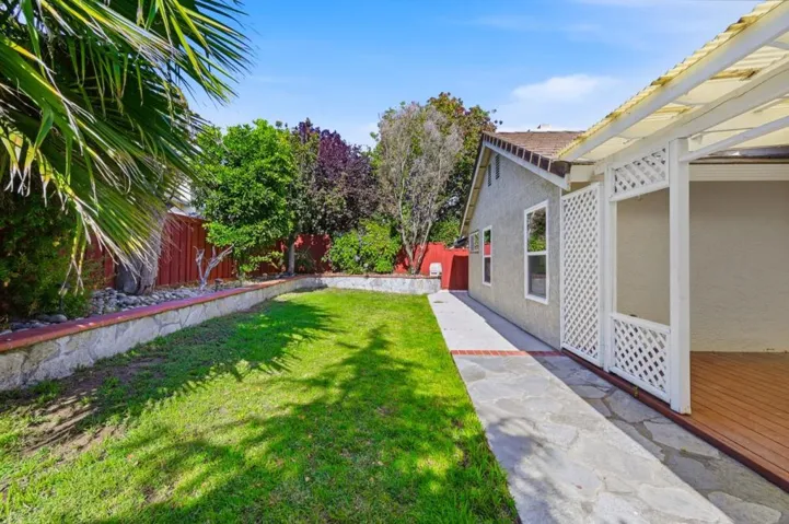 1725 Red Maple Street, Union City, California 94587