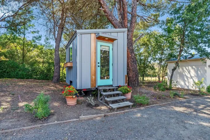 9465 Watsonville Road, Gilroy, California 95020