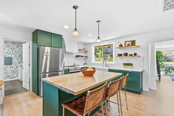 9465 Watsonville Road, Gilroy, California 95020