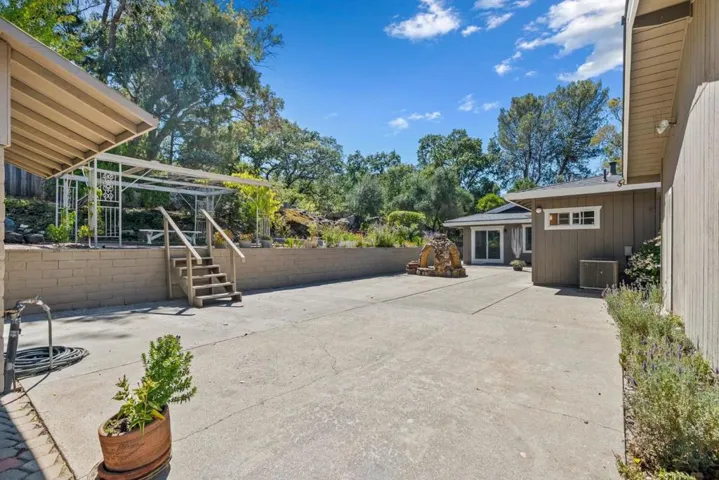 9465 Watsonville Road, Gilroy, California 95020