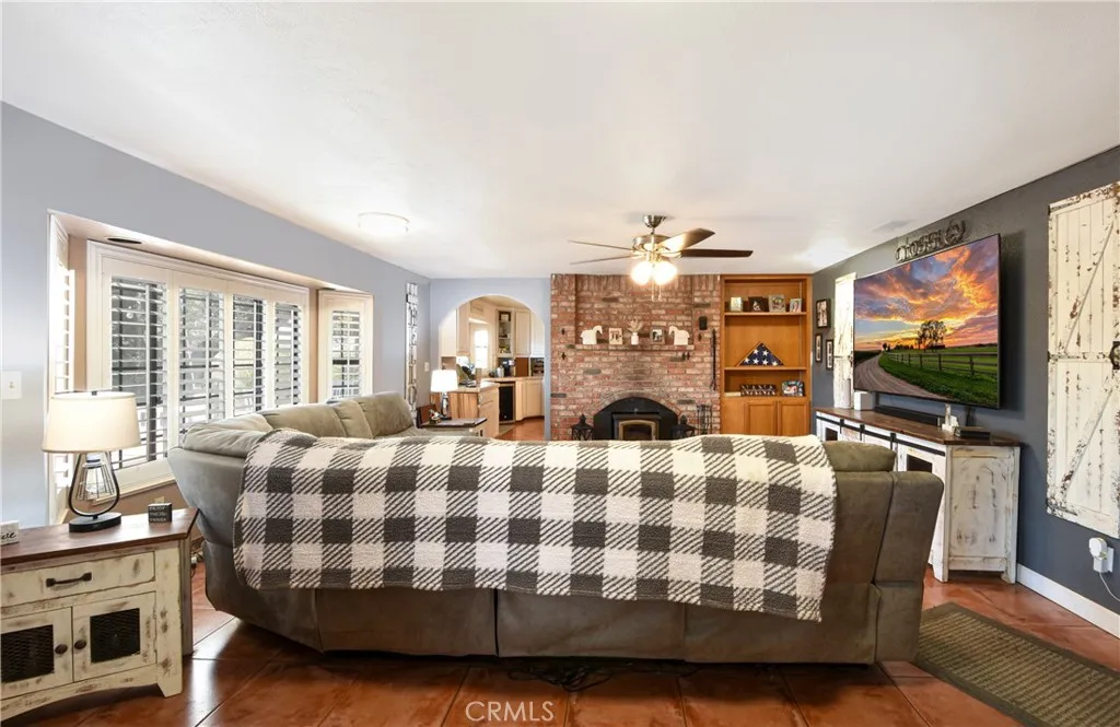 1529 Olive, Ramona, California 92065 — photo 5