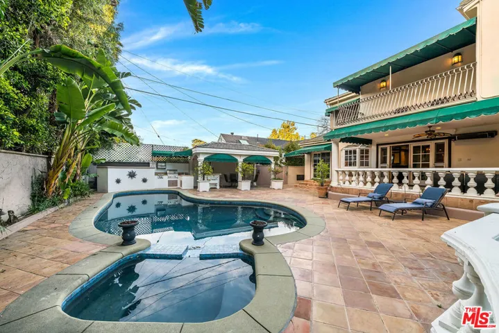 4063 Benedict Canyon Drive, Sherman Oaks, California 91423