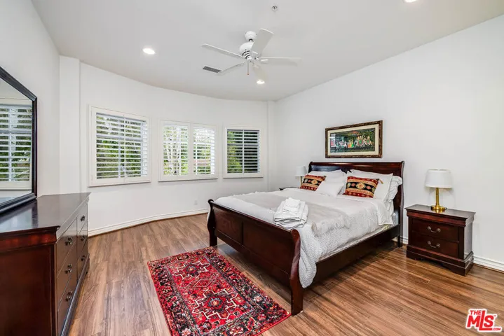 4063 Benedict Canyon Drive, Sherman Oaks, California 91423