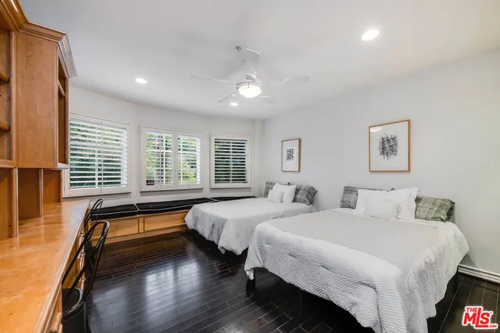 4063 Benedict Canyon Drive, Sherman Oaks, California 91423