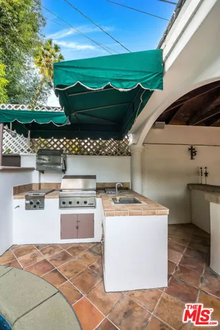 4063 Benedict Canyon Drive, Sherman Oaks, California 91423
