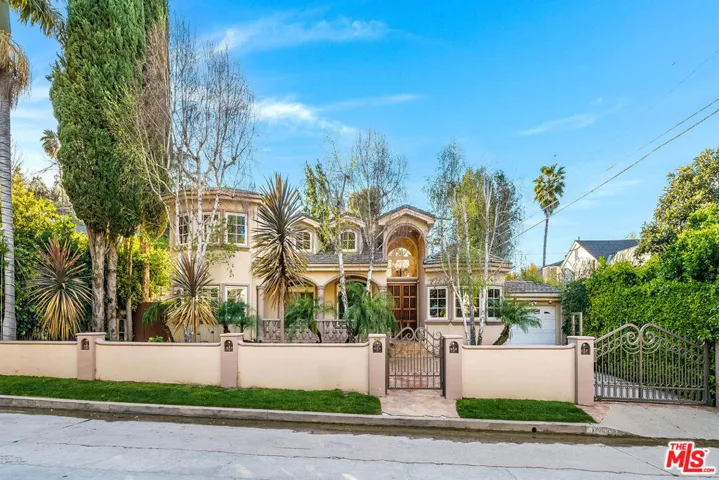 4063 Benedict Canyon Drive, Sherman Oaks, California 91423