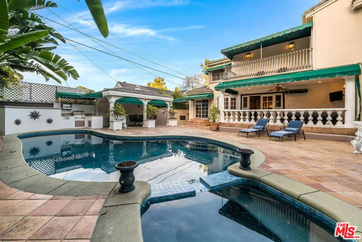 4063 Benedict Canyon Drive, Sherman Oaks, California 91423