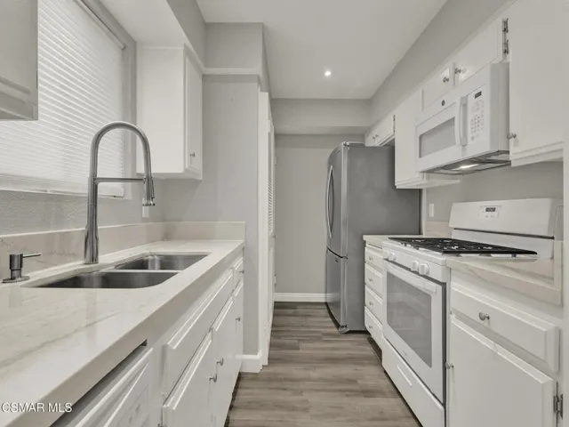 4230 Whitsett Ave #9, Studio City -HsHPr