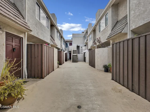 4230 Whitsett Ave #9, Studio City -HsHPr