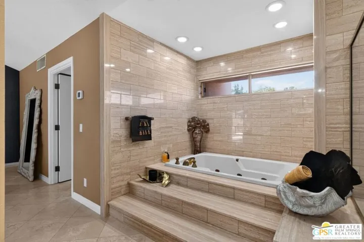 216 Kavenish Drive, Rancho Mirage, California 92270