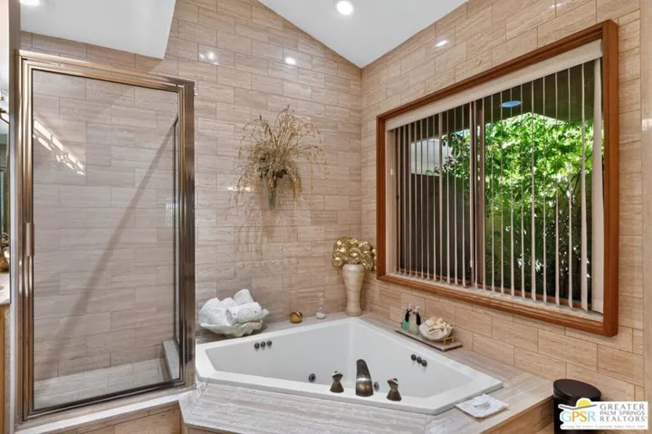 216 Kavenish Drive, Rancho Mirage, California 92270
