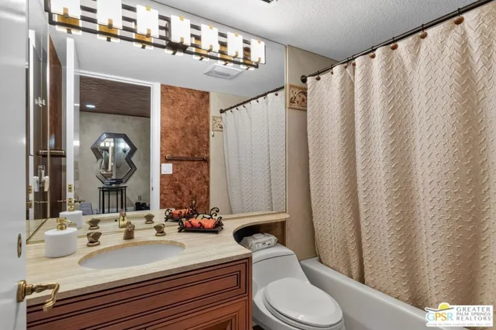 216 Kavenish Drive, Rancho Mirage, California 92270
