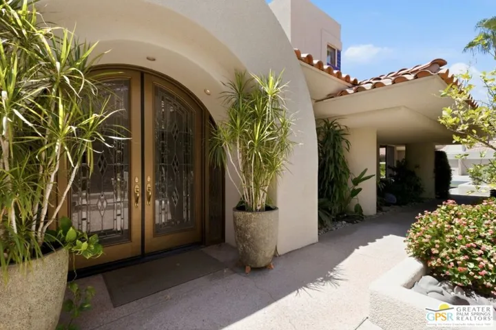216 Kavenish Drive, Rancho Mirage, California 92270