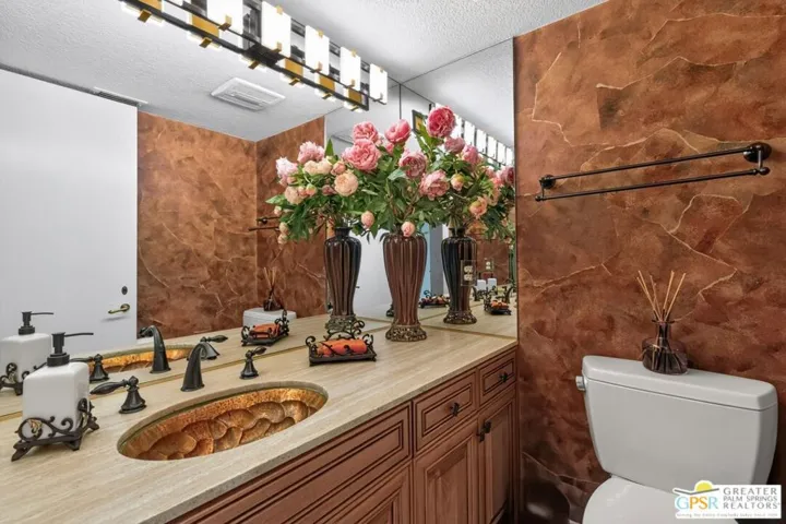 216 Kavenish Drive, Rancho Mirage, California 92270