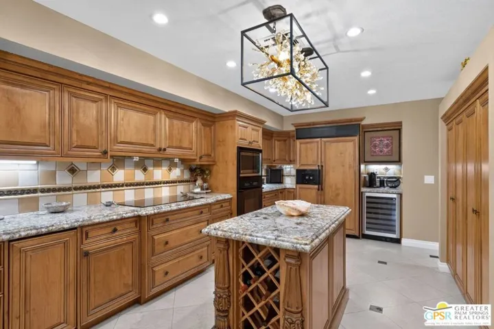 216 Kavenish Drive, Rancho Mirage, California 92270