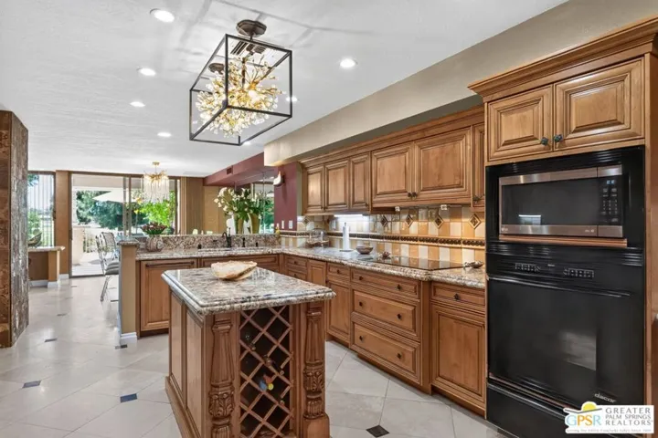 216 Kavenish Drive, Rancho Mirage, California 92270