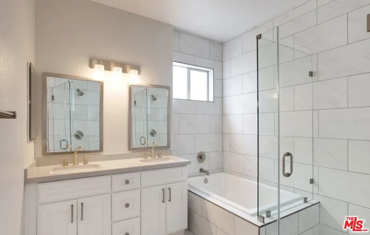 6220 W 3rd Street 414, Los Angeles, California 90036