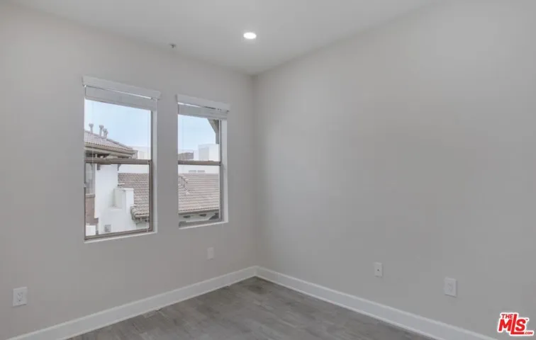 6220 W 3rd Street 414, Los Angeles, California 90036