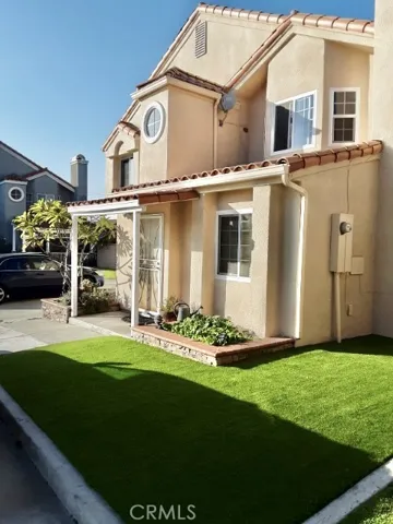 8462 Heil Avenue, Huntington Beach, California 92647