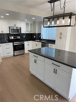 8462 Heil Avenue, Huntington Beach, California 92647