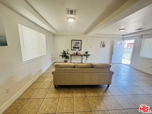 601 W 84th Street, Los Angeles, California 90044