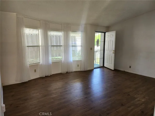 530 W Devonshire Avenue 23, Hemet, California 92543