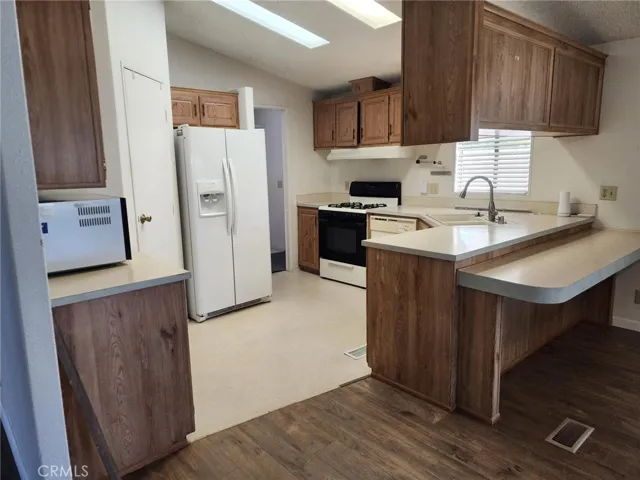 530 W Devonshire Avenue 23, Hemet, California 92543
