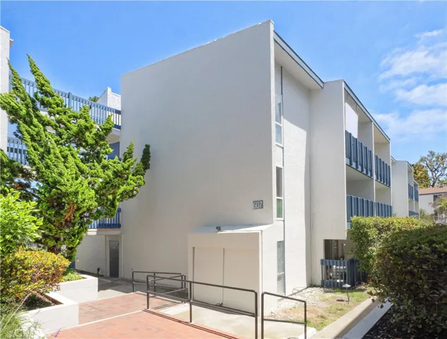 607 S Prospect, Redondo Beach, California 90277