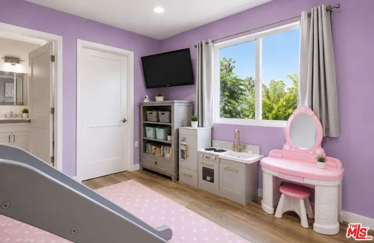 14321 Irma Way, Los Angeles, California 91405