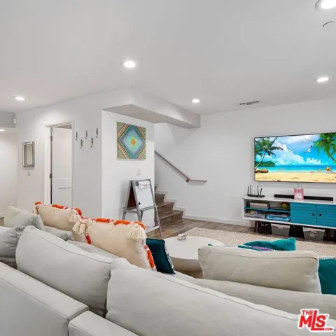 14321 Irma Way, Los Angeles, California 91405