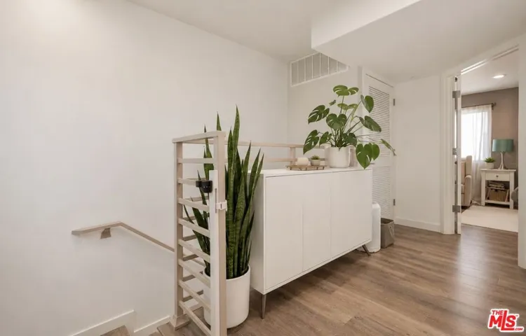 14321 Irma Way, Los Angeles, California 91405