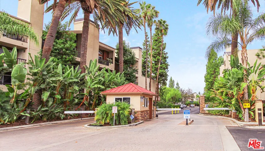 21400 Burbank Boulevard 223, Woodland Hills, California 91367