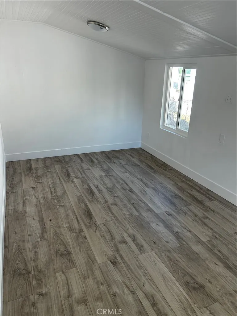FRONT ROOM