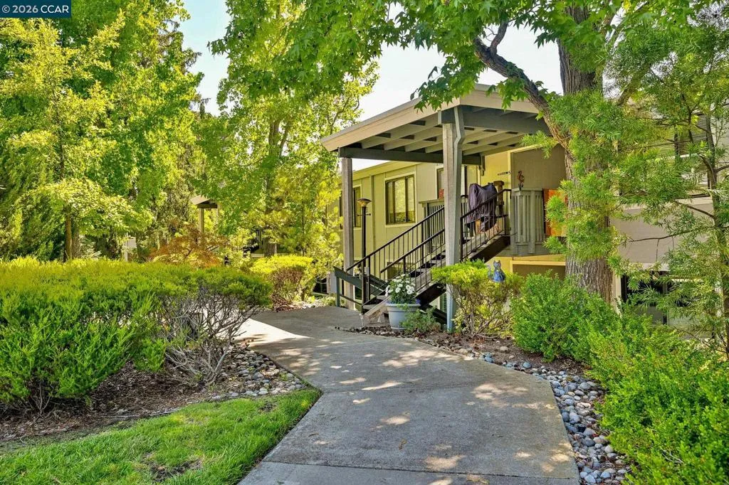 3033 Golden Rain Rd