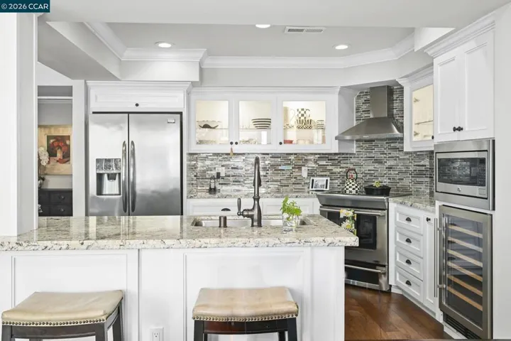 3033 Golden Rain Rd 6, Walnut Creek, California 94595