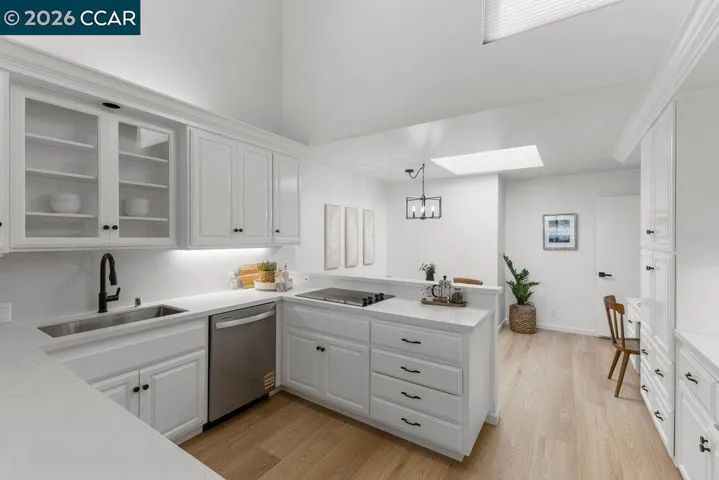203 Village Gate Rd, Orinda, California 94563
