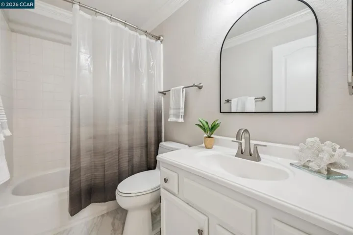 12 Heritage Oaks Rd, Pleasant Hill, California 94523