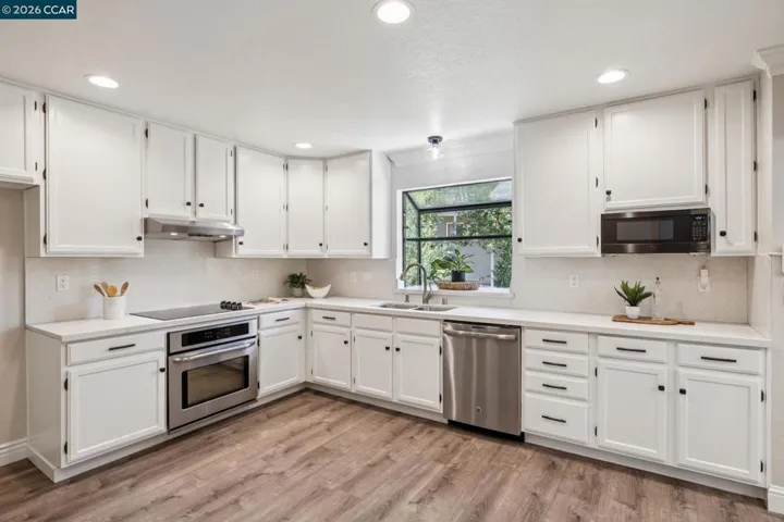 12 Heritage Oaks Rd, Pleasant Hill, California 94523
