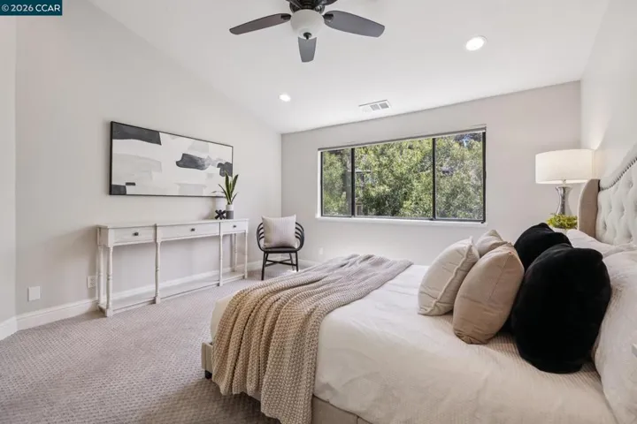 12 Heritage Oaks Rd, Pleasant Hill, California 94523