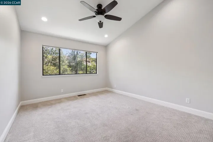 12 Heritage Oaks Rd, Pleasant Hill, California 94523
